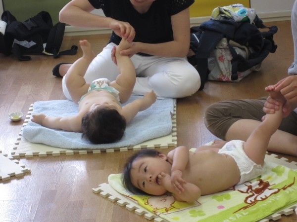 わらべうたベビーマッサージと赤ちゃんからの足育のおはなし