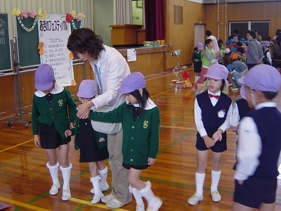 昭和小学校へ行きました。