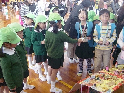 昭和小学校へ行きました。